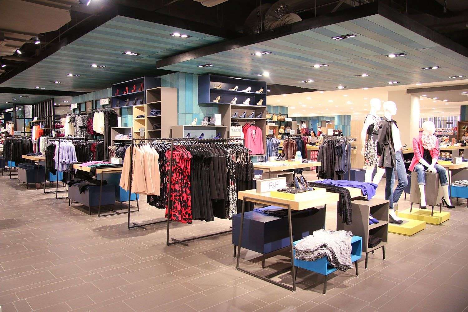 De l'entrepôt à la caisse : comment les ordinateurs mobiles sont devenus le « système nerveux » des stocks en temps réel du secteur du commerce de détail